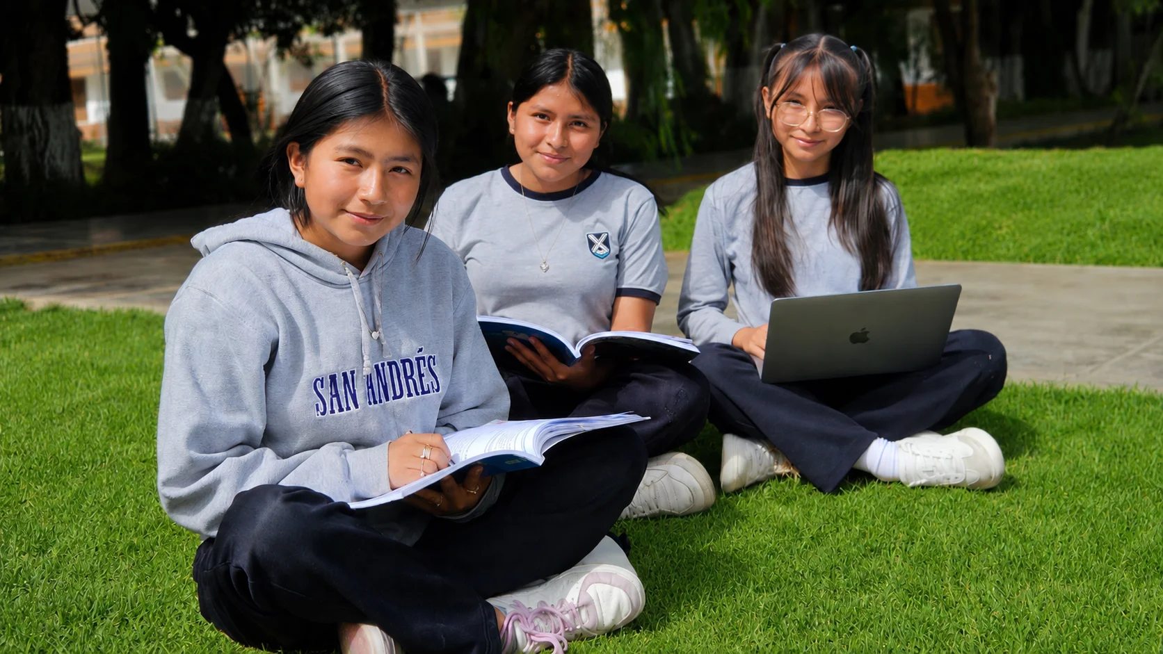 Clase de educación física en el Colegio "San Andrés"